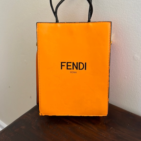 Fendi Handbags - Fendi purse